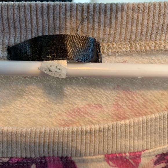 Floral scoop neck sweater - Picture 3 of 3